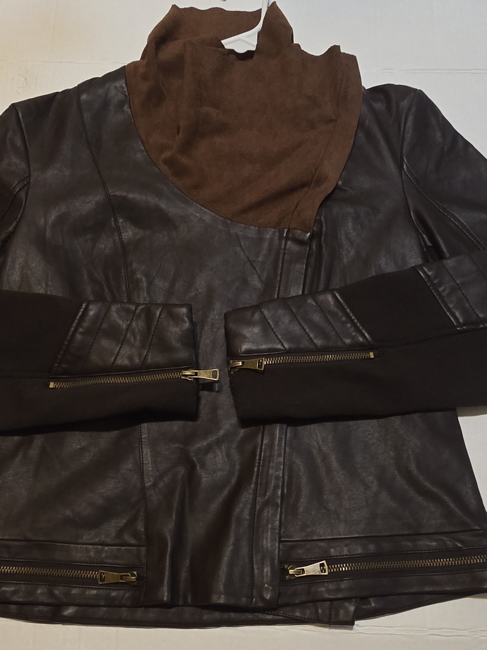 Kate & Mallory Women’s Brown Leather Jacket with Contrast Collar